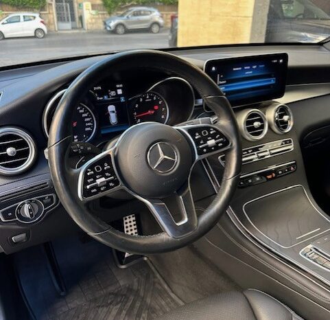 MERCEDES GLC 300 AMG-LINE NP 4MATIC 2020 BLACK ON BLACK full