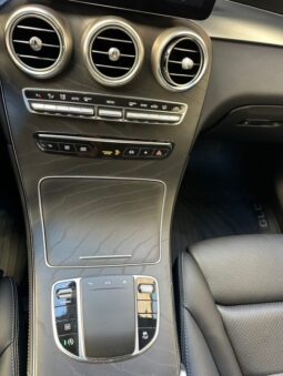 MERCEDES GLC 300 AMG-LINE NP 4MATIC 2020 BLACK ON BLACK full