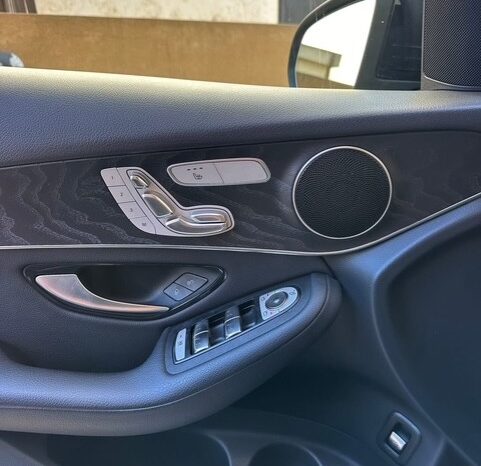 MERCEDES GLC 300 AMG-LINE NP 4MATIC 2020 BLACK ON BLACK full