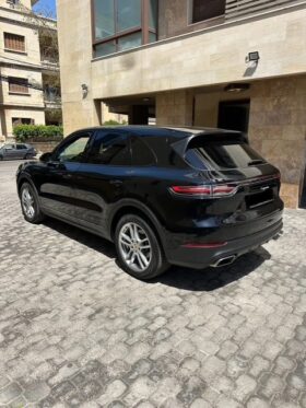 PORSCHE CAYENNE 2019 BLACK ON RED