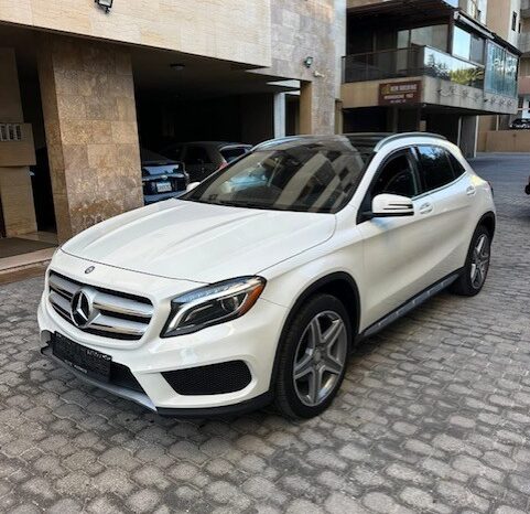 MERCEDES GLA 250 AMG-LINE 4MATIC 2017 WHITE ON BLACK full