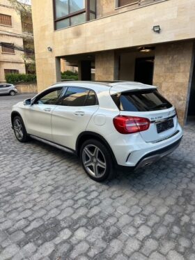 MERCEDES GLA 250 AMG-LINE 4MATIC 2017 WHITE ON BLACK