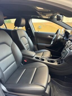 MERCEDES GLA 250 AMG-LINE 4MATIC 2017 WHITE ON BLACK full