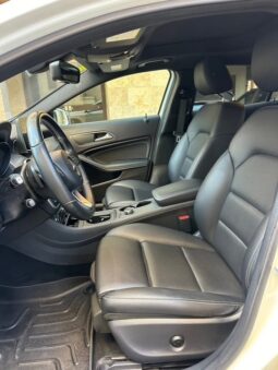 MERCEDES GLA 250 AMG-LINE 4MATIC 2017 WHITE ON BLACK full