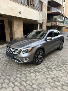 MERCEDES GLA 250 4MATIC 2018 GRAY ON BLACK