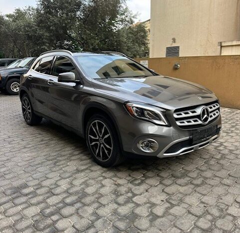 MERCEDES GLA 250 4MATIC 2018 GRAY ON BLACK full