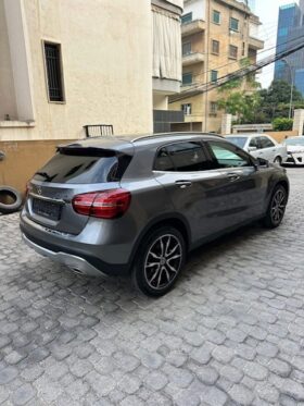 MERCEDES GLA 250 4MATIC 2018 GRAY ON BLACK