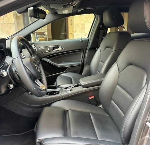 MERCEDES GLA 250 4MATIC 2018 GRAY ON BLACK full