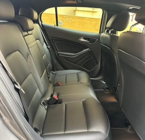 MERCEDES GLA 250 4MATIC 2018 GRAY ON BLACK full